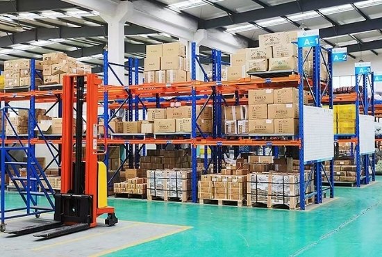 Estanterías de almacenamiento industriales exportadas a países europeos