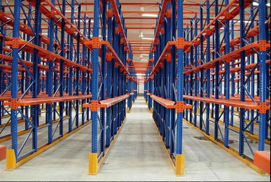 Estanterías de almacenamiento FIFO para la industria logística