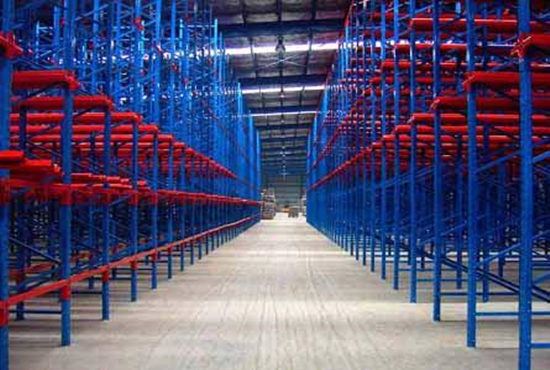 Estanterías para palets con acceso directo para la industria logística