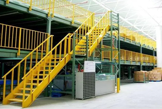 Entrepiso de almacén aplicado en la industria ligera