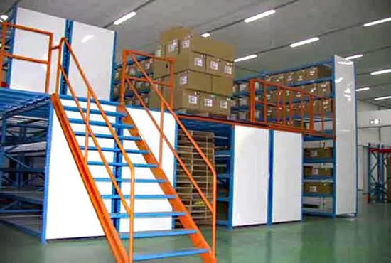 Entrepiso de almacén aplicado en la industria de fabricación de plástico